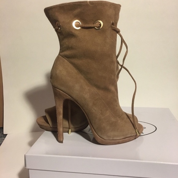 New Steve Madden Cavalier Camel Suede Bootie - Picture 7 of 8